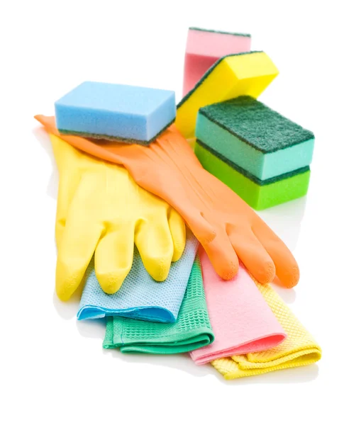 Sammansättningen av färgade trasor, handskar och svampar — Stockfoto