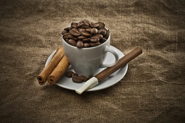 Dark coffee composition — Stock Photo, Image