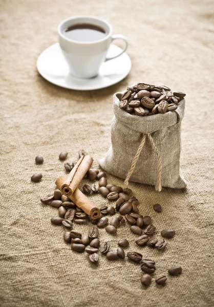 Skořice a kávy na vyhození — Stock fotografie