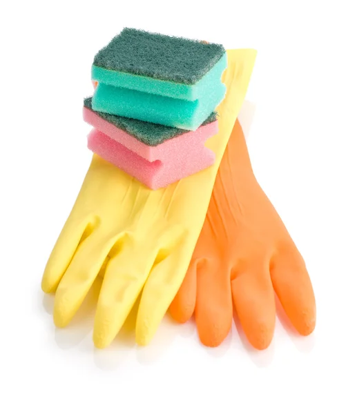 Rękawiczki i gąbki na białym tle — Zdjęcie stockowe