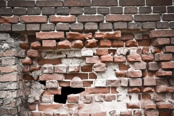 Oude vernietigd bakstenen muur — Stockfoto