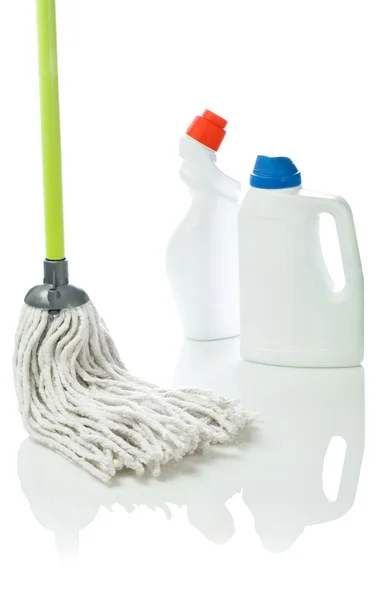 Mopp och rengöring flaskor — Stockfoto