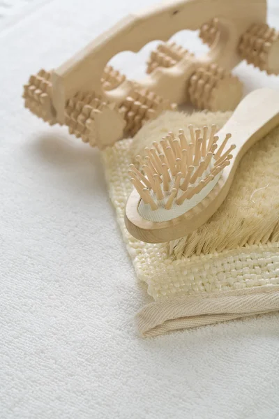 Masażysta i szczotka do włosów na łyka — Zdjęcie stockowe