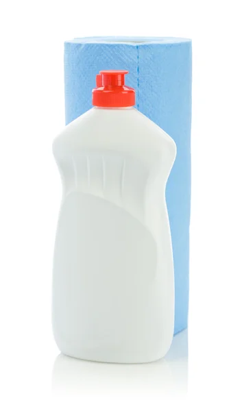 Garrafa de limpador de cozinha branca e toalha de papel — Fotografia de Stock