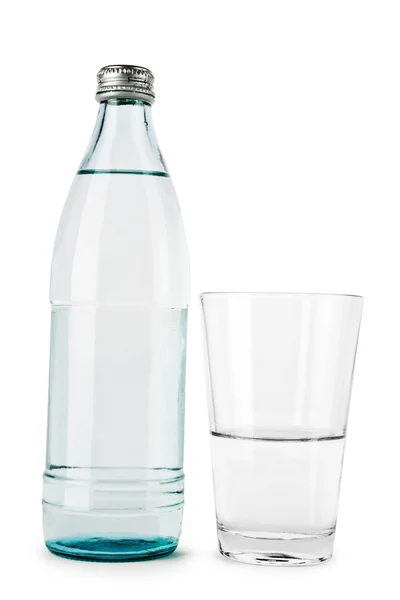 Genomskinlig flaska och glas isolerade — Stockfoto