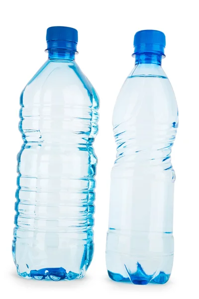 白い背景上に分離されて水で 2 つの青いボトル — ストック写真