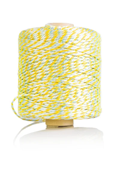 Rolo de corda colorida isolado — Fotografia de Stock