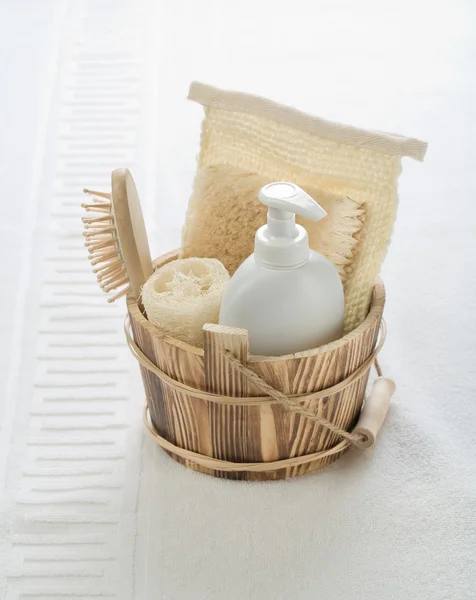 Ahşap kepçe ile banyo için nesneleri — Stok fotoğraf