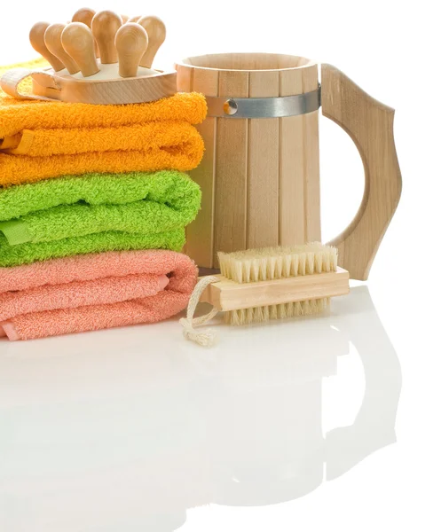 Objetos de madeira com toalhas — Fotografia de Stock
