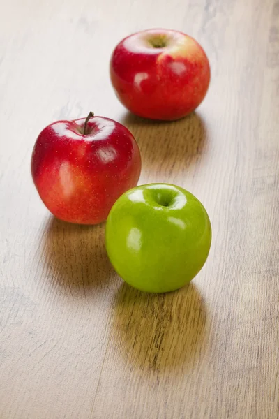 Tre äpplen — Stockfoto