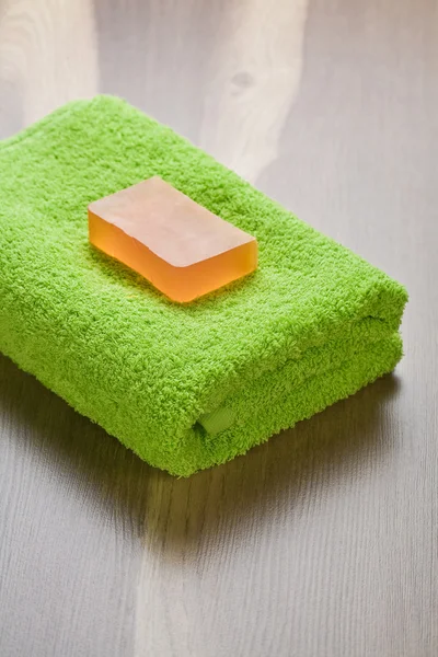 Мыло на полотенце — стоковое фото