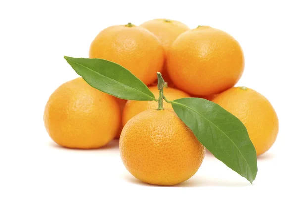 Mandarinka Izolovaných Bílém Pozadí — Stock fotografie
