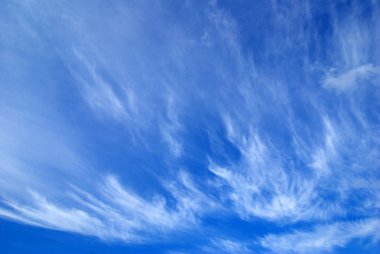 Küçük bulutlu mavi gökyüzü arkaplanı