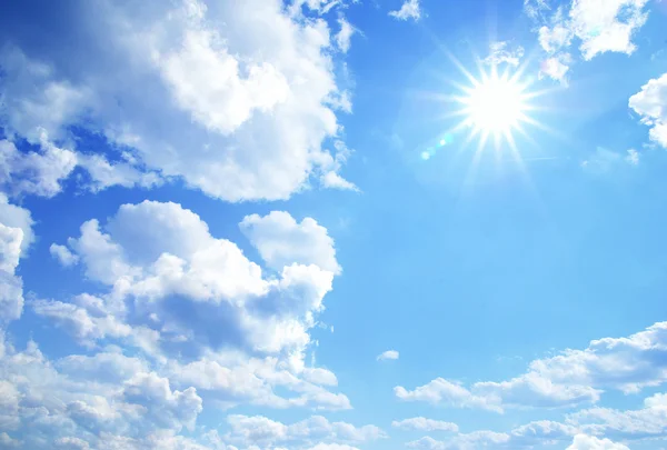 Slunečné Nebe Pozadí Whith Mraky — Stock fotografie