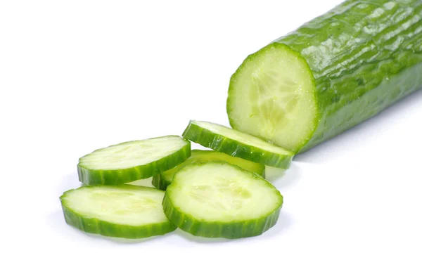 Komkommers in wit — Stockfoto