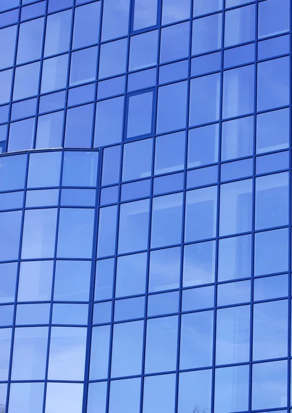 Arranha-céus de vidro moderno — Fotografia de Stock