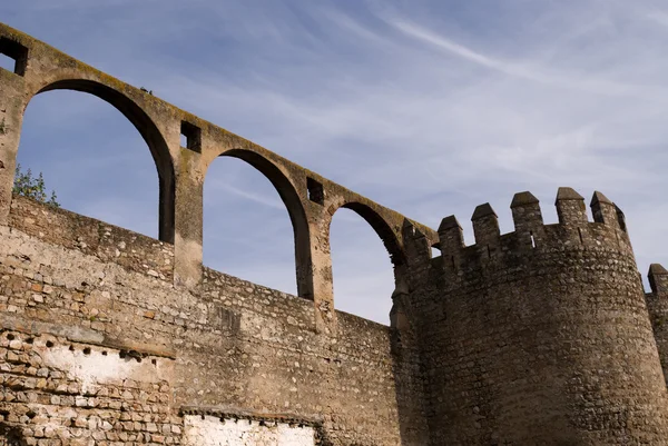 Muur van het kasteel in moura — Stockfoto