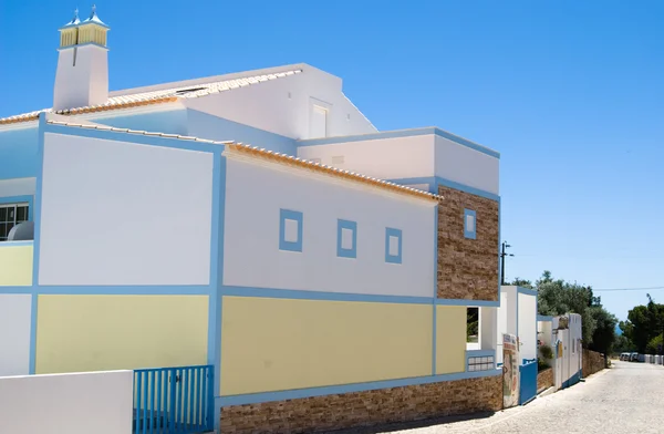 最典型的房子在阿尔加维，葡萄牙 — 图库照片