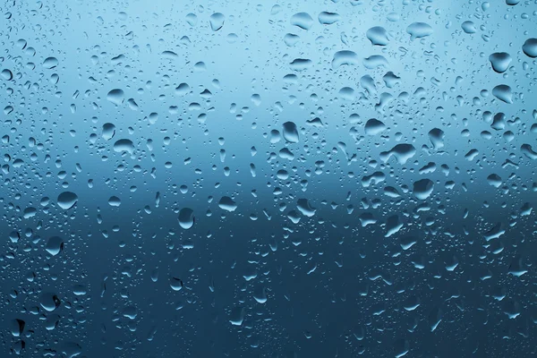 Wassertropfen am Fenster nach Regen — Stockfoto