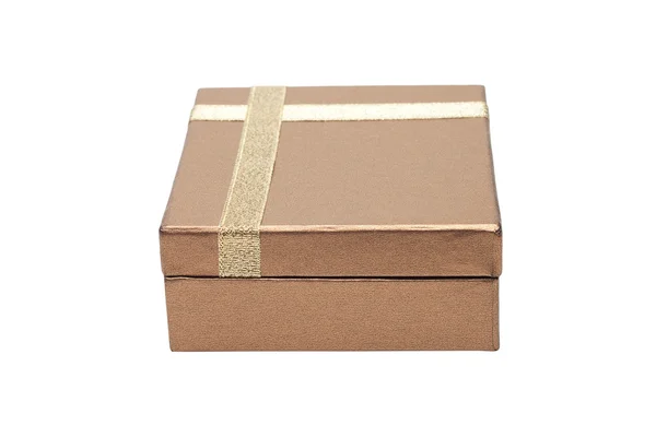 Caixa de presente marrom isolado sobre fundo branco — Fotografia de Stock