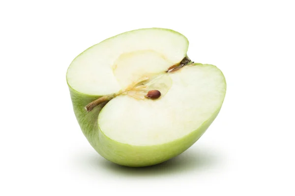 Frische grüne Apfelscheibe isoliert über weißem Hintergrund — Stockfoto