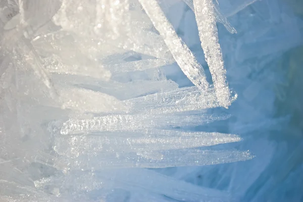 Gros plan de cristaux de glace avec très peu de profondeur — Photo