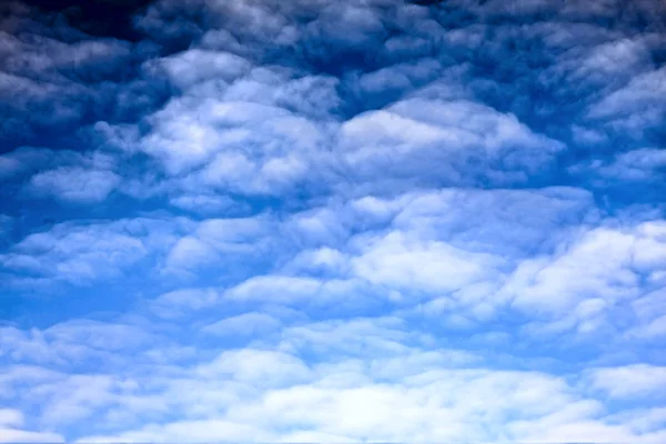 蓝天和云彩 — 图库照片