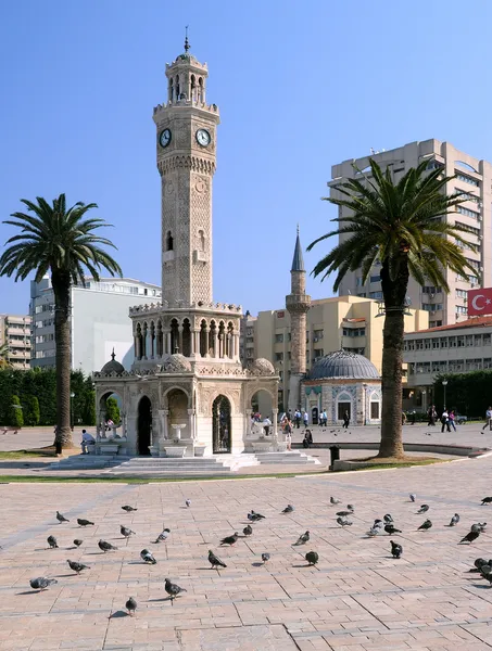 Historyczne Zegar Wieża Meczet Dłoń Drzewa Przy Placu Konak Mieście — Zdjęcie stockowe