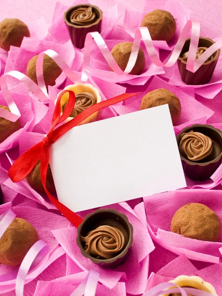 Étiquette Vierge Avec Ruban Autour Des Bonbons Pour Saint Valentin — Photo