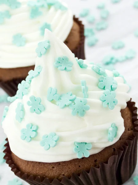 Cupcakes Chocolate Com Chantilly Cobertura Dof Rasa — Fotografia de Stock