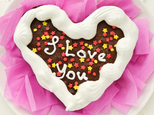 バレンタインのハート型チョコレート ケーキ上から見た — ストック写真