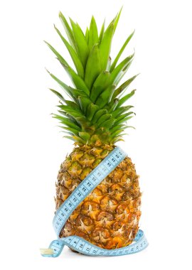 ananas bir ölçüm bandı ile