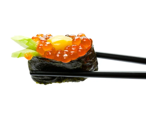 寿司用筷子被隔绝在白色背景 — 图库照片