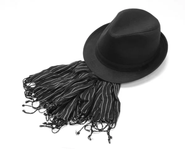 Czarny kapelusz z pasiasty tłumik — Zdjęcie stockowe