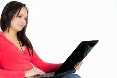 güzel bir kız ile bir laptop