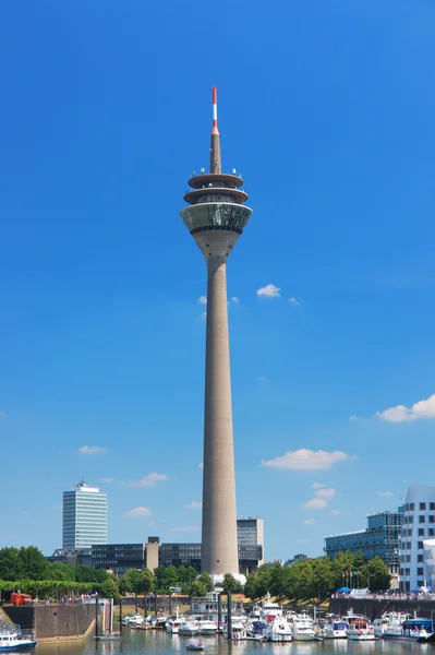 Rheinturm башта Дюссельдорф — стокове фото