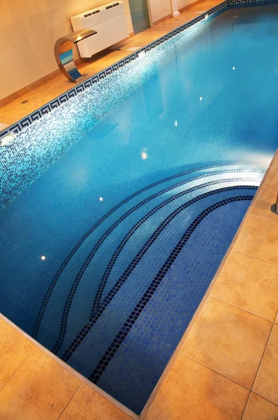 현대 수영장 — 스톡 사진