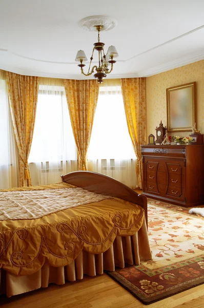 Güzel ve modern yatak odası — Stok fotoğraf