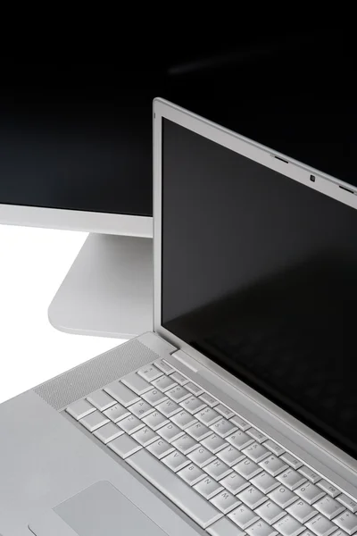 Modern laptop ve ekran — Stok fotoğraf
