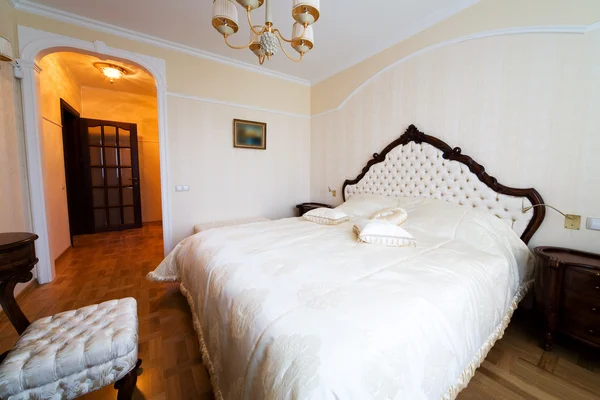 Hermoso dormitorio — Foto de Stock