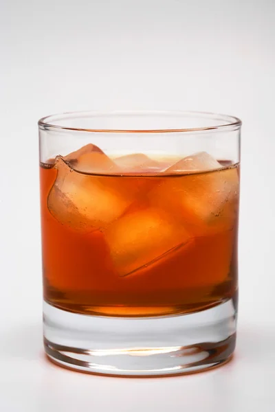Whisky avec une glace — Photo