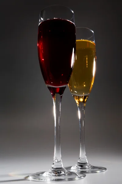Due bicchieri con vino — Foto Stock