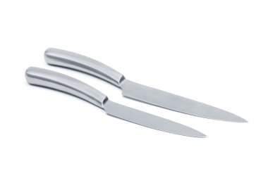 beyaz zemin üzerinde iki mutfak bıçağı