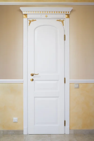 Bílé dveře — Stock fotografie