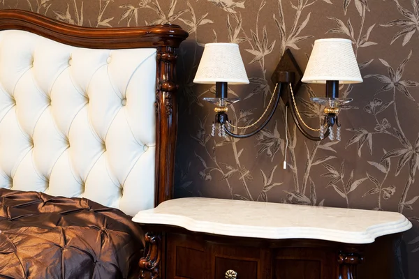 Красива Лампа Ліжку Сучасній Спальні — стокове фото