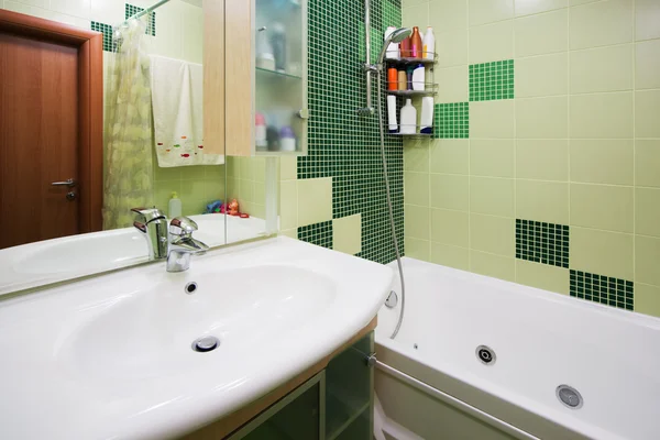 Casa de banho verde — Fotografia de Stock