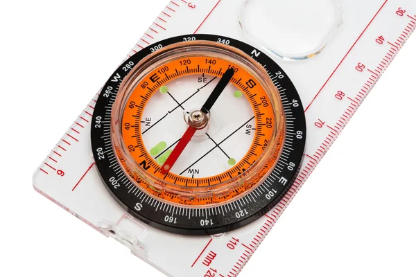 Kompass Med Genomskinlig Linjal Vit Bakgrund — Stockfoto