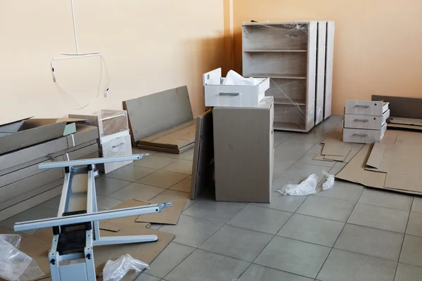 Packade Möbler Till Ett Nytt Och Modernt Kontor Reparera — Stockfoto