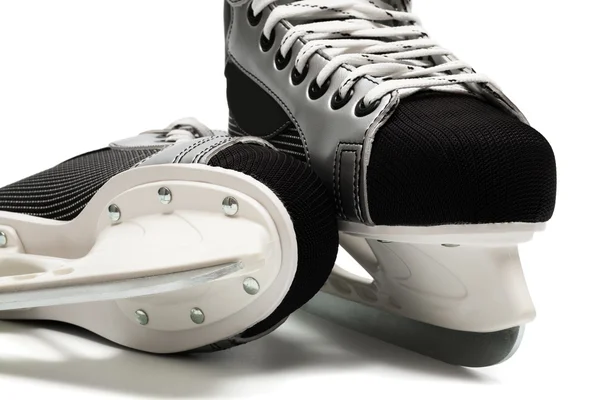白い背景の上の新しいと現代のスケート — ストック写真