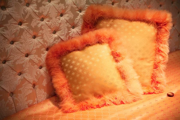 橙色枕头 — 图库照片